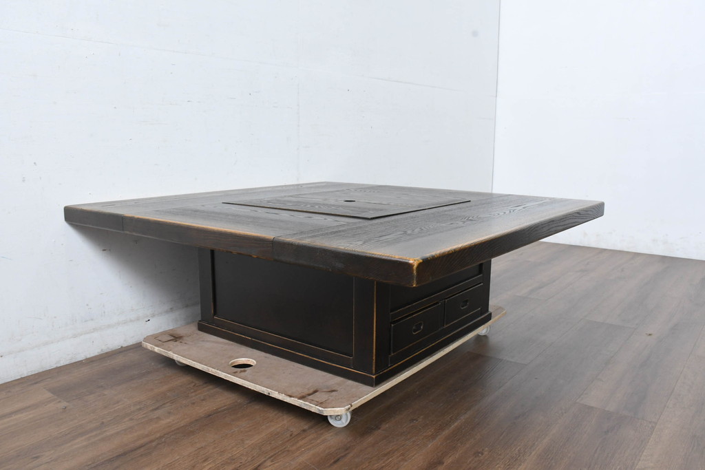 中古　希少な廃番品!!　葉山ガーデン取り扱い　国産　職人手作り品　タモ材　アンティーク調の囲炉裏テーブル(座卓、ローテーブル、センターテーブル、リビングテーブル)(定価約25万円)(R-084297)