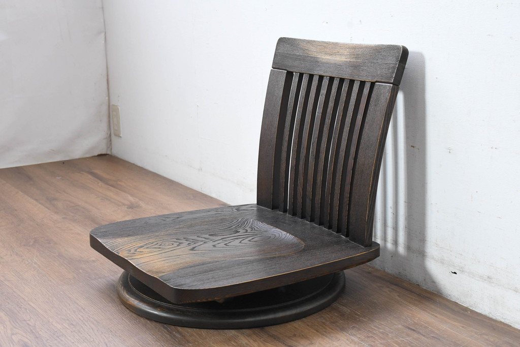 中古　希少な廃番品!!　葉山ガーデン取り扱い　国産　職人手作り品　タモ材　アンティーク調の回転座椅子4台セット(回転チェア、囲炉裏チェア、イス、椅子、バラ売り可能)(R-084300)