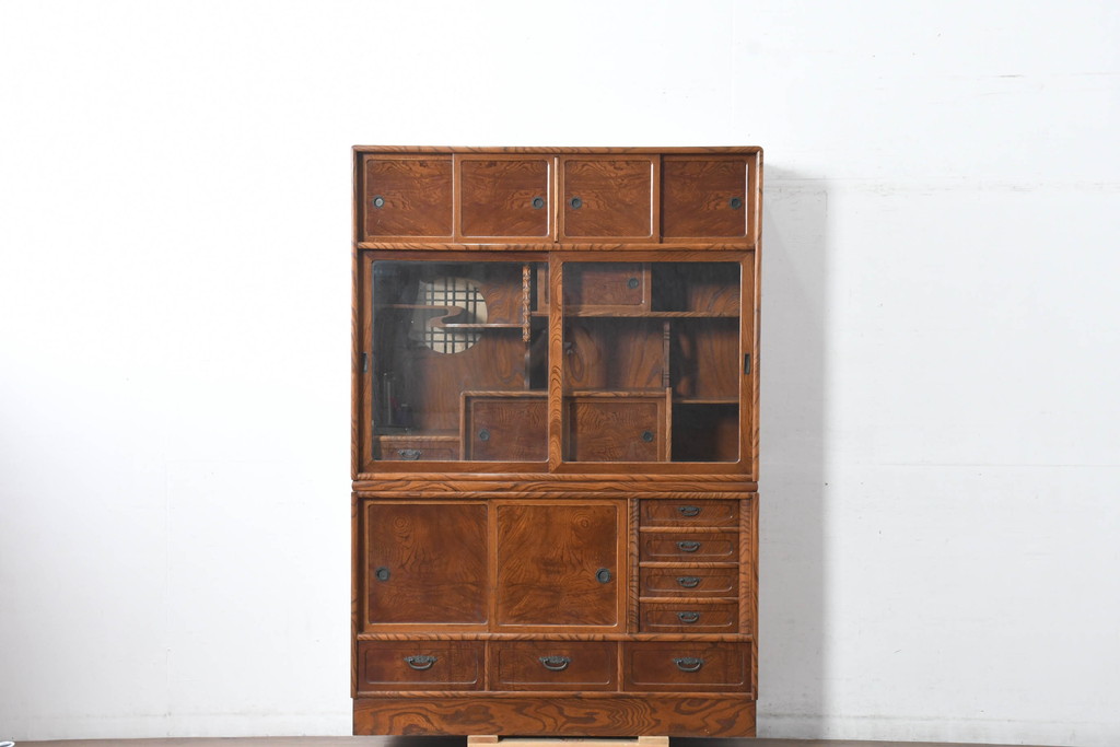 中古　美品　国産　職人手作り品　欅(ケヤキ)材　杢目の素敵な茶箪笥(収納棚、戸棚、茶棚、飾り棚、上下バラ売り可能)(定価約24万円)(R-084312)