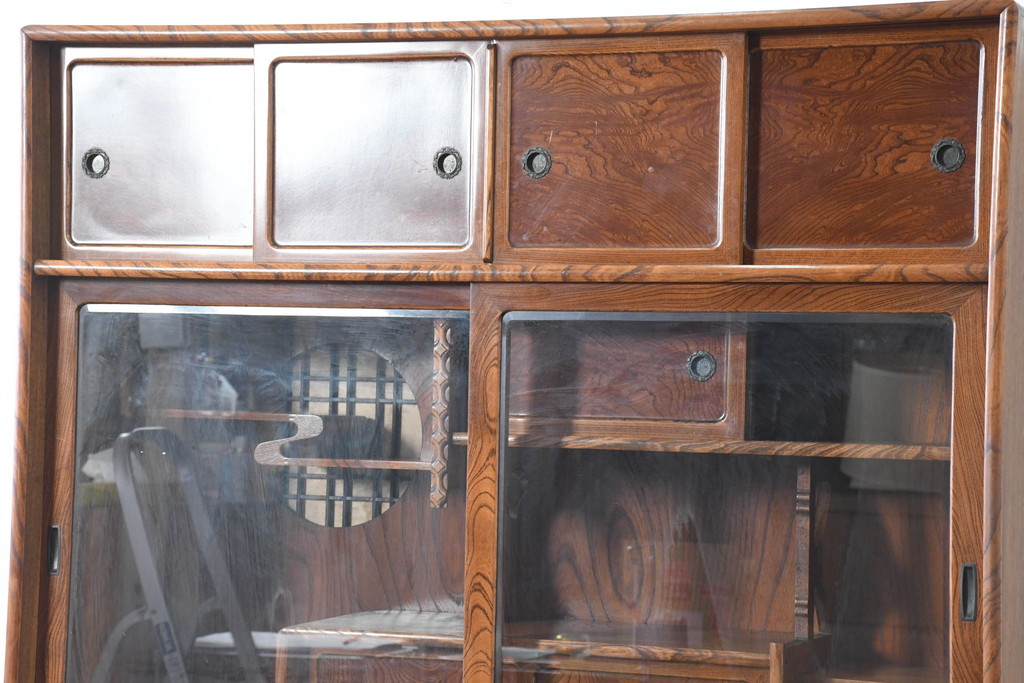 中古　美品　国産　職人手作り品　欅(ケヤキ)材　杢目の素敵な茶箪笥(収納棚、戸棚、茶棚、飾り棚、上下バラ売り可能)(定価約24万円)(R-084312)