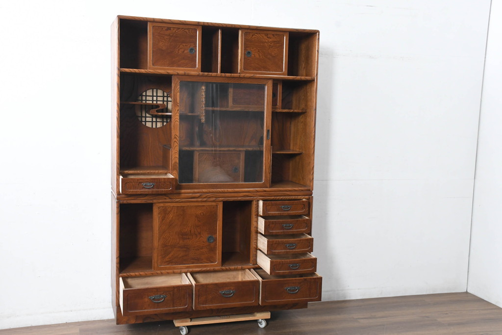 中古　美品　国産　職人手作り品　欅(ケヤキ)材　杢目の素敵な茶箪笥(収納棚、戸棚、茶棚、飾り棚、上下バラ売り可能)(定価約24万円)(R-084312)