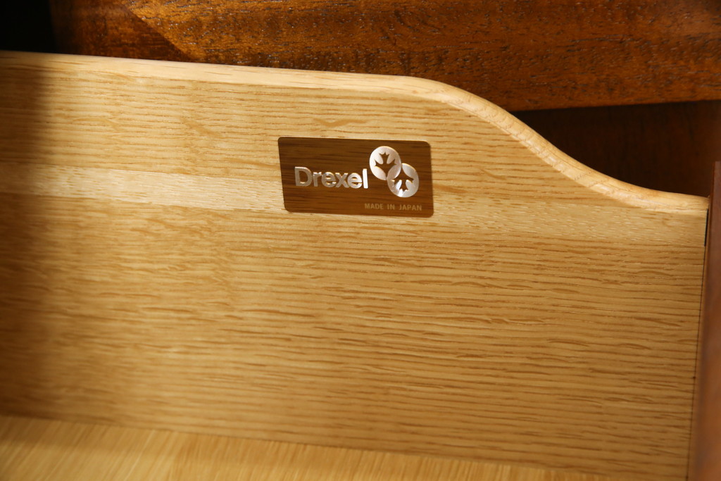 中古　DREXEL HERITAGE(ドレクセルヘリテイジ)　FRANCESCA(フランチェスカ)　マホガニー材　クラシカルな佇まいが美しいサイドボード(クレデンザ、クリデンザ、収納棚、戸棚、サイドキャビネット)(R-068504)