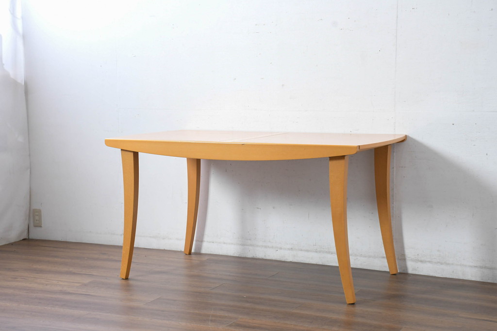 中古　イタリア　calligaris(カリガリス)　洗練されたフォルムと実用性を兼ね備えたエクステンションテーブル(ダイニングテーブル、拡張式テーブル、伸長式、食卓、6人掛け、8人掛け、6人用、8人用、大型テーブル)(定価約25万円)(R-084509)