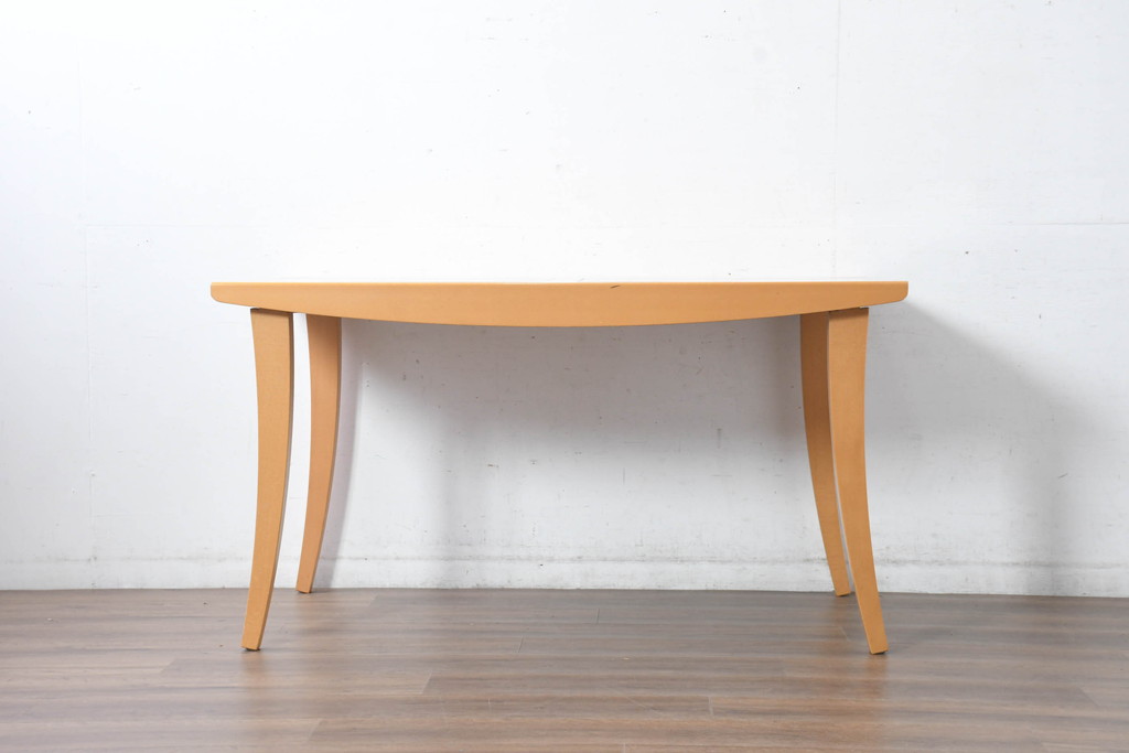 中古　イタリア　calligaris(カリガリス)　洗練されたフォルムと実用性を兼ね備えたエクステンションテーブル(ダイニングテーブル、拡張式テーブル、伸長式、食卓、6人掛け、8人掛け、6人用、8人用、大型テーブル)(定価約25万円)(R-084509)