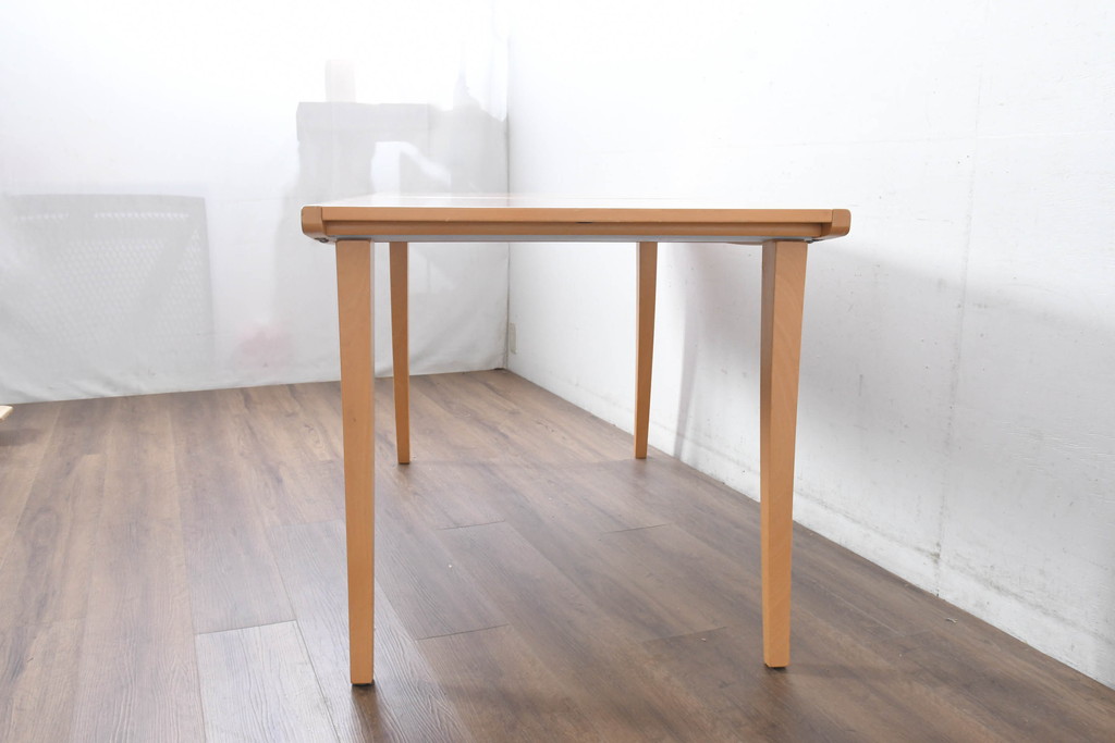 中古　イタリア　calligaris(カリガリス)　洗練されたフォルムと実用性を兼ね備えたエクステンションテーブル(ダイニングテーブル、拡張式テーブル、伸長式、食卓、6人掛け、8人掛け、6人用、8人用、大型テーブル)(定価約25万円)(R-084509)