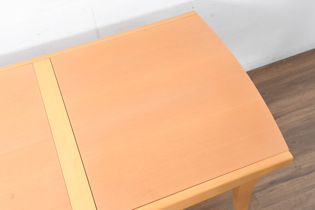 中古　イタリア　calligaris(カリガリス)　洗練されたフォルムと実用性を兼ね備えたエクステンションテーブル(ダイニングテーブル、拡張式テーブル、伸長式、食卓、6人掛け、8人掛け、6人用、8人用、大型テーブル)(定価約25万円)(R-084509)