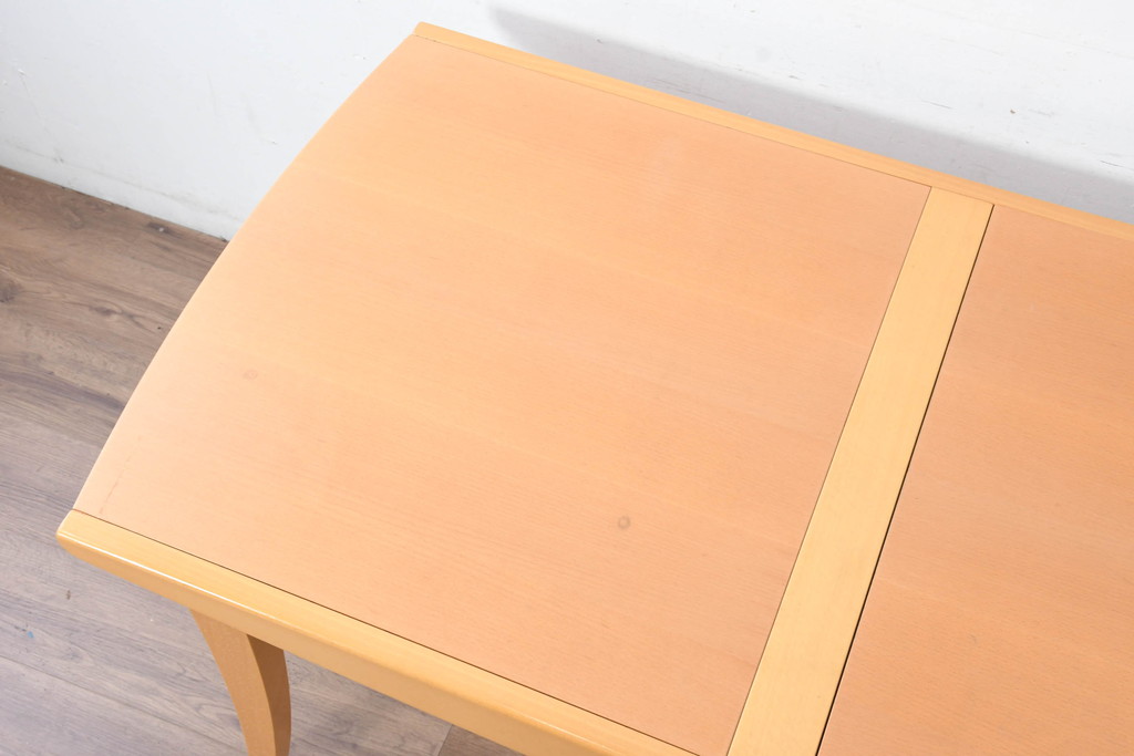 中古　イタリア　calligaris(カリガリス)　洗練されたフォルムと実用性を兼ね備えたエクステンションテーブル(ダイニングテーブル、拡張式テーブル、伸長式、食卓、6人掛け、8人掛け、6人用、8人用、大型テーブル)(定価約25万円)(R-084509)