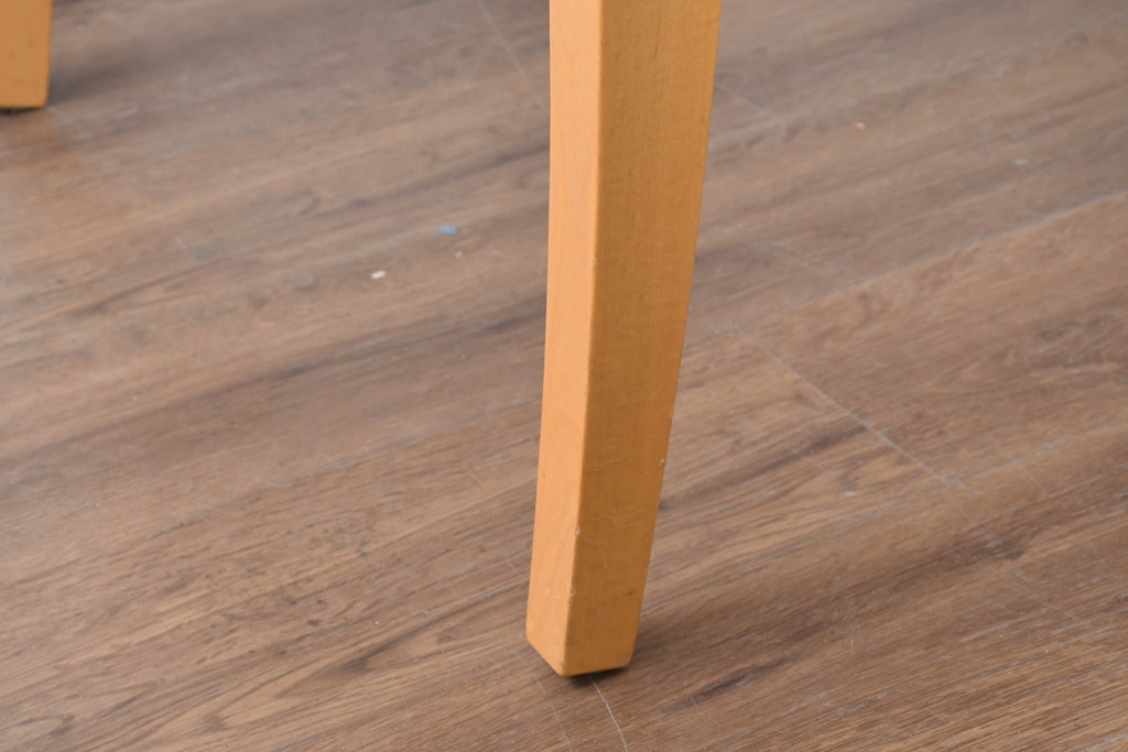 中古　イタリア　calligaris(カリガリス)　洗練されたフォルムと実用性を兼ね備えたエクステンションテーブル(ダイニングテーブル、拡張式テーブル、伸長式、食卓、6人掛け、8人掛け、6人用、8人用、大型テーブル)(定価約25万円)(R-084509)