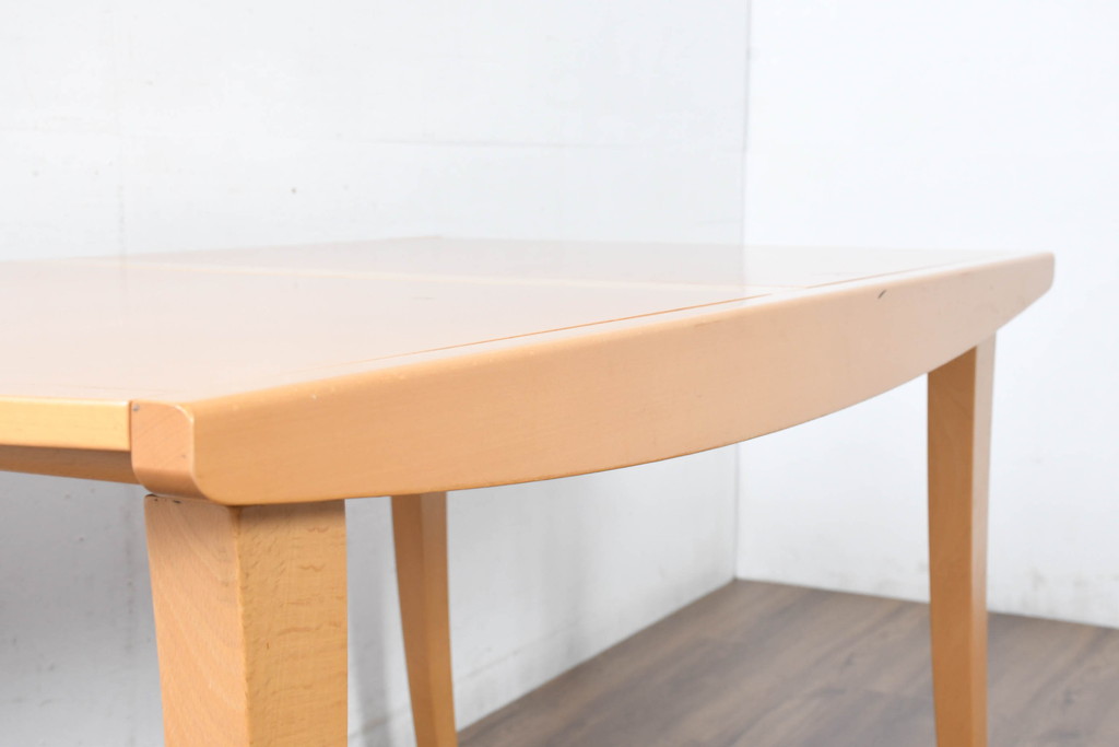 中古　イタリア　calligaris(カリガリス)　洗練されたフォルムと実用性を兼ね備えたエクステンションテーブル(ダイニングテーブル、拡張式テーブル、伸長式、食卓、6人掛け、8人掛け、6人用、8人用、大型テーブル)(定価約25万円)(R-084509)
