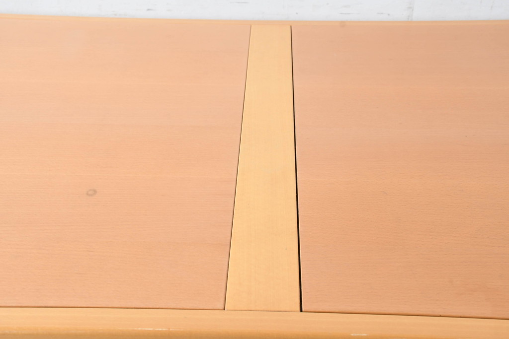 中古　イタリア　calligaris(カリガリス)　洗練されたフォルムと実用性を兼ね備えたエクステンションテーブル(ダイニングテーブル、拡張式テーブル、伸長式、食卓、6人掛け、8人掛け、6人用、8人用、大型テーブル)(定価約25万円)(R-084509)