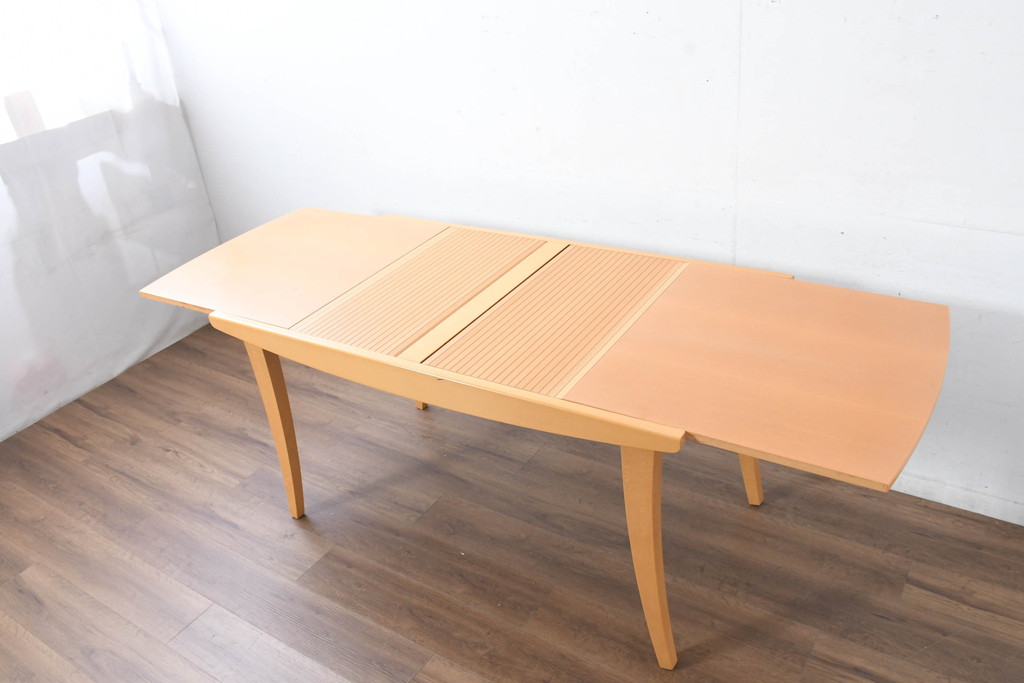 中古　イタリア　calligaris(カリガリス)　洗練されたフォルムと実用性を兼ね備えたエクステンションテーブル(ダイニングテーブル、拡張式テーブル、伸長式、食卓、6人掛け、8人掛け、6人用、8人用、大型テーブル)(定価約25万円)(R-084509)