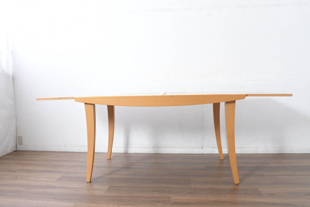 中古　イタリア　calligaris(カリガリス)　洗練されたフォルムと実用性を兼ね備えたエクステンションテーブル(ダイニングテーブル、拡張式テーブル、伸長式、食卓、6人掛け、8人掛け、6人用、8人用、大型テーブル)(定価約25万円)(R-084509)