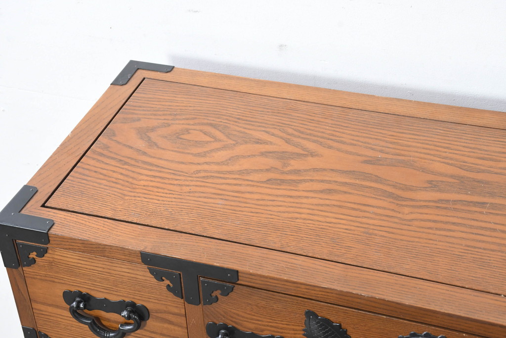 中古　美品　堂々とした佇まいが魅力のアンティーク調時代箪笥(収納箪笥、衣装箪笥、整理箪笥、和箪笥、引き出し)(R-084483)