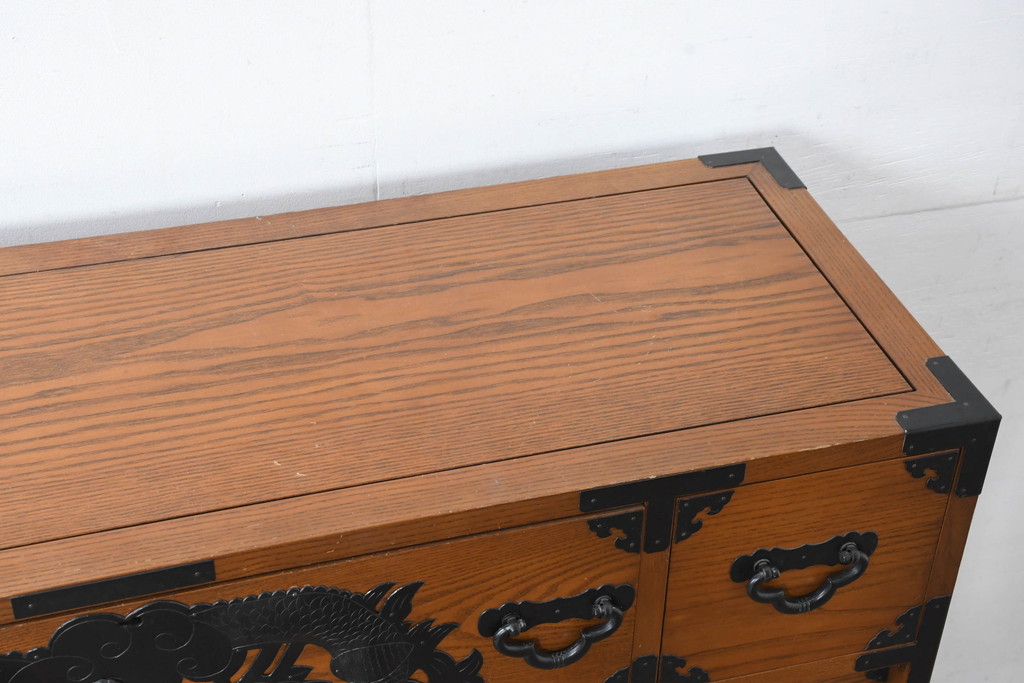 中古　美品　堂々とした佇まいが魅力のアンティーク調時代箪笥(収納箪笥、衣装箪笥、整理箪笥、和箪笥、引き出し)(R-084483)