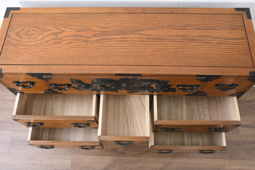 中古　美品　堂々とした佇まいが魅力のアンティーク調時代箪笥(収納箪笥、衣装箪笥、整理箪笥、和箪笥、引き出し)(R-084483)