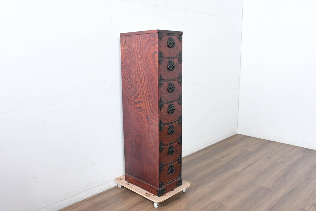 中古　美品　岩谷堂箪笥　希少サイズ!!　力強い杢目と立派な金具が存在感を放つ7段立たんす(縦型、和タンス、整理箪笥、収納箪笥、サイドチェスト)(R-084515)