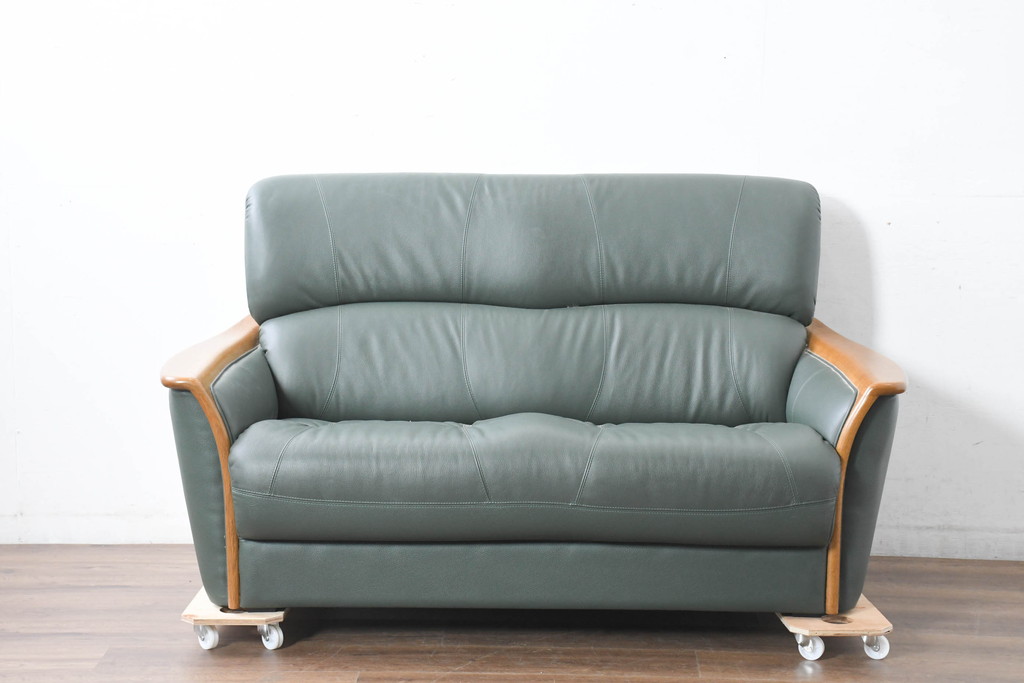 中古　美品!!　浜本工芸　ロングセラー　ベストセラーモデル　№1800　くつろぎの時間におすすめ!どっしりとした存在感のある2人掛けレザーソファ(2P、本革、2人掛けソファ、二人掛け、ラブソファ)(定価約21万円)(R-084327)