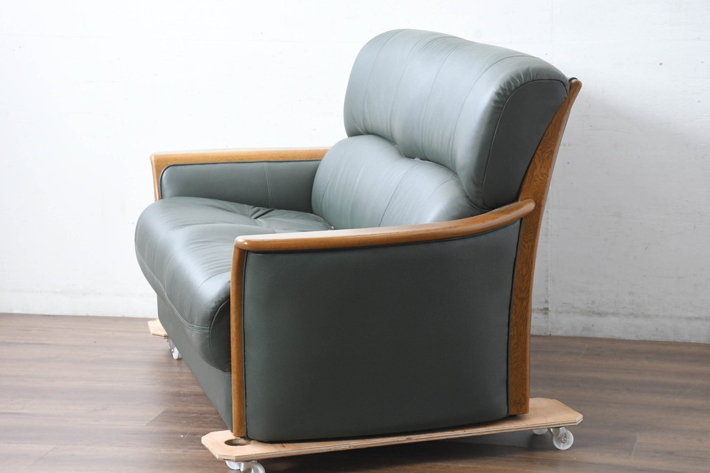 中古　美品!!　浜本工芸　ロングセラー　ベストセラーモデル　№1800　くつろぎの時間におすすめ!どっしりとした存在感のある2人掛けレザーソファ(2P、本革、2人掛けソファ、二人掛け、ラブソファ)(定価約21万円)(R-084327)