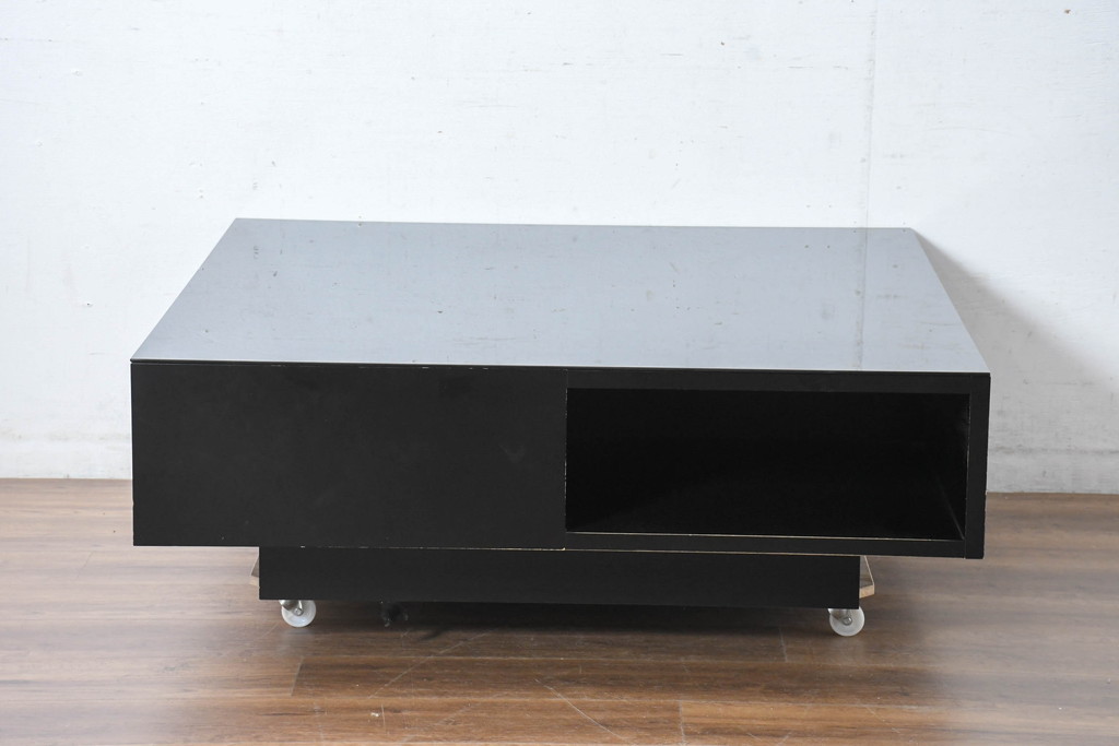 中古　美品　IDC大塚家具　リカルド 115　シンプルながらも洗練されたデザインがモダンな印象を与えるセンターテーブル(ローテーブル、リビングテーブル、座卓)(定価約20万円)(R-084325)
