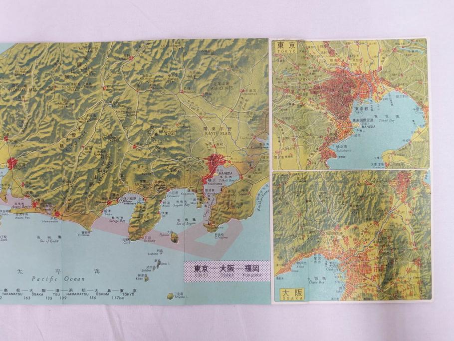 昭和レトロ　日本航空　国内　国際線　航空路図　パンフレット　航空券などのセット(東京、札幌、大阪、福岡、CV-880M、ジェットアロー、JAPAN AIR LINES、JAL、案内、チケット、旅客機、古地図、マップ、ROUTE MAP、運賃時刻表)(R-070962)