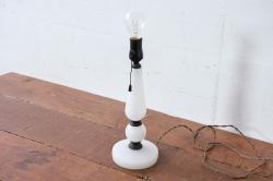 和製アンティーク　シンプルでモダンな雰囲気を醸し出すミルクガラスのテーブルスタンド(テーブルランプ、卓上照明、テーブルライト、デスクスタンド、スタンドライト、ナイトランプ)(R-083947)