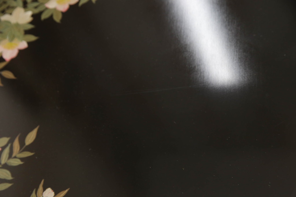 中古　香川漆器　伝統工芸士・小松庄一作　桐材　色彩豊かな漆絵が優美な存在感を放つ衣装箪笥(着物箪笥、収納箪笥、引き出し、桐箪笥、戸棚)(R-061615)