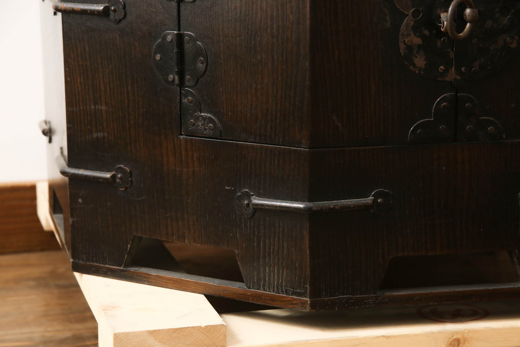 アジアンビンテージ　李朝　八角　深みのある色合いとユニークなデザインが魅力的な収納箱(木箱、小物収納、収納棚、戸棚、サイドテーブル、ヴィンテージ)(R-070703)