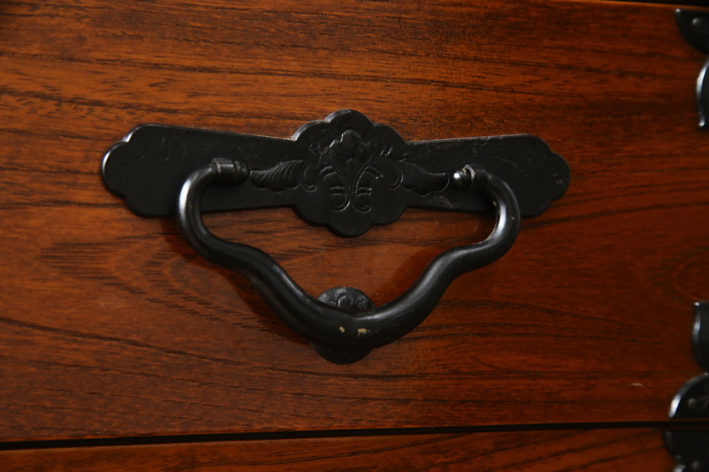 中古 美品 最高級の上手物!貫禄ただよう本漆塗りの仙台箪笥(衣装箪笥、引き出し、チェスト)(定価約100万円)(R-070311)