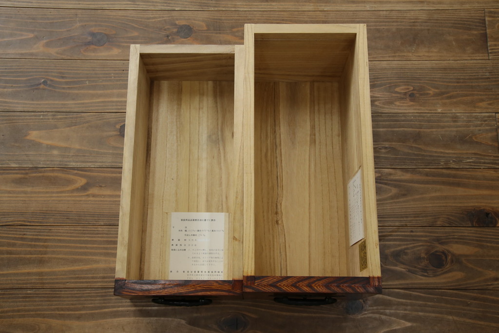 中古　美品!!　特注品　最高級品!!　職人手造り　通産大臣指定伝統的工芸品　岩谷堂箪笥　総欅(ケヤキ)材　漆塗りの二段重ね階段箪笥(収納箪笥、整理タンス、和たんす)(定価推定約200万円)(R-079165)