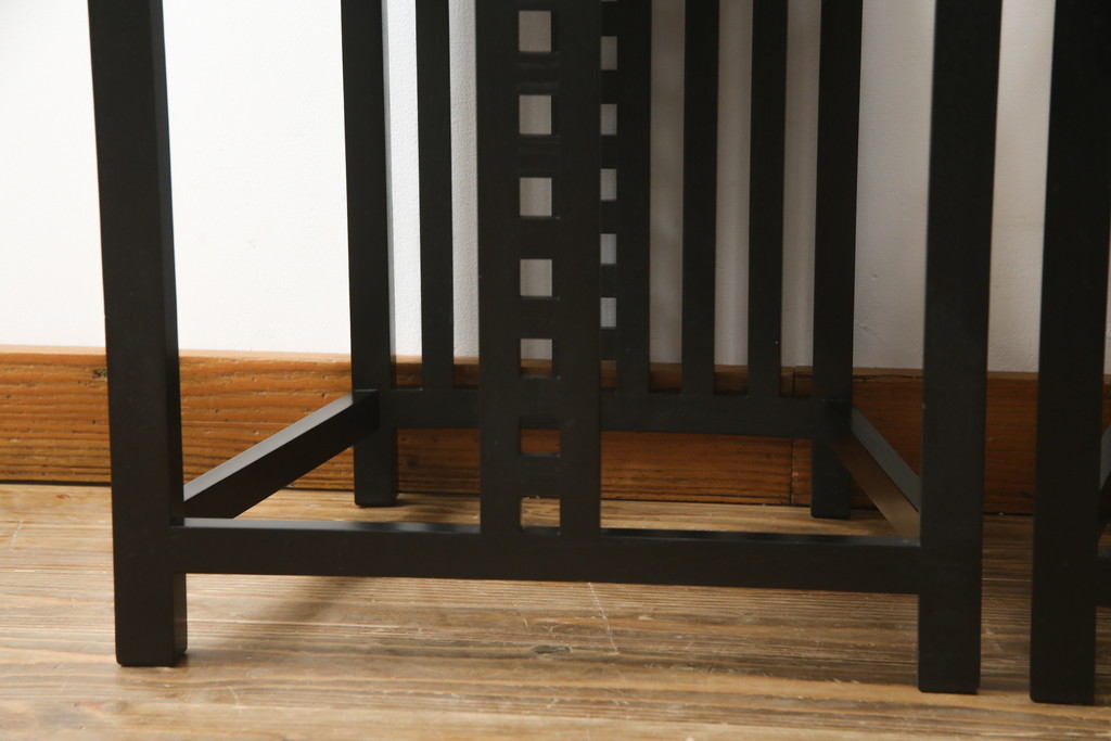 中古　美品　大変希少な絶版品　Cassina(カッシーナ)　CHARLES RENNIE MACKINTOSH(チャールズ・レニー・マッキントッシュ)　308 NITSHILL(ニッツヒル) ダイニングチェア2脚セット(椅子、イス)(R-065214)