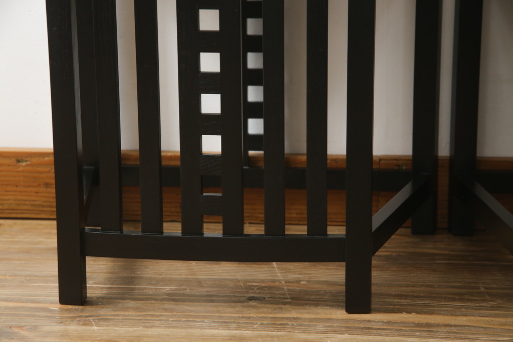 中古　美品　大変希少な絶版品　Cassina(カッシーナ)　CHARLES RENNIE MACKINTOSH(チャールズ・レニー・マッキントッシュ)　308 NITSHILL(ニッツヒル) ダイニングチェア2脚セット(椅子、イス)(R-065214)