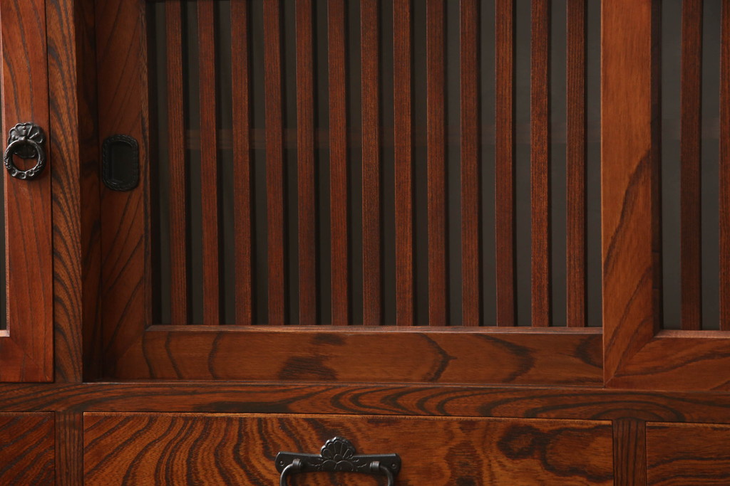 中古　伝統民芸家具　迫力のある杢目が魅力的な岩谷堂箪笥サイドボード(引き出し、収納棚、サイドキャビネット)(R-070288)