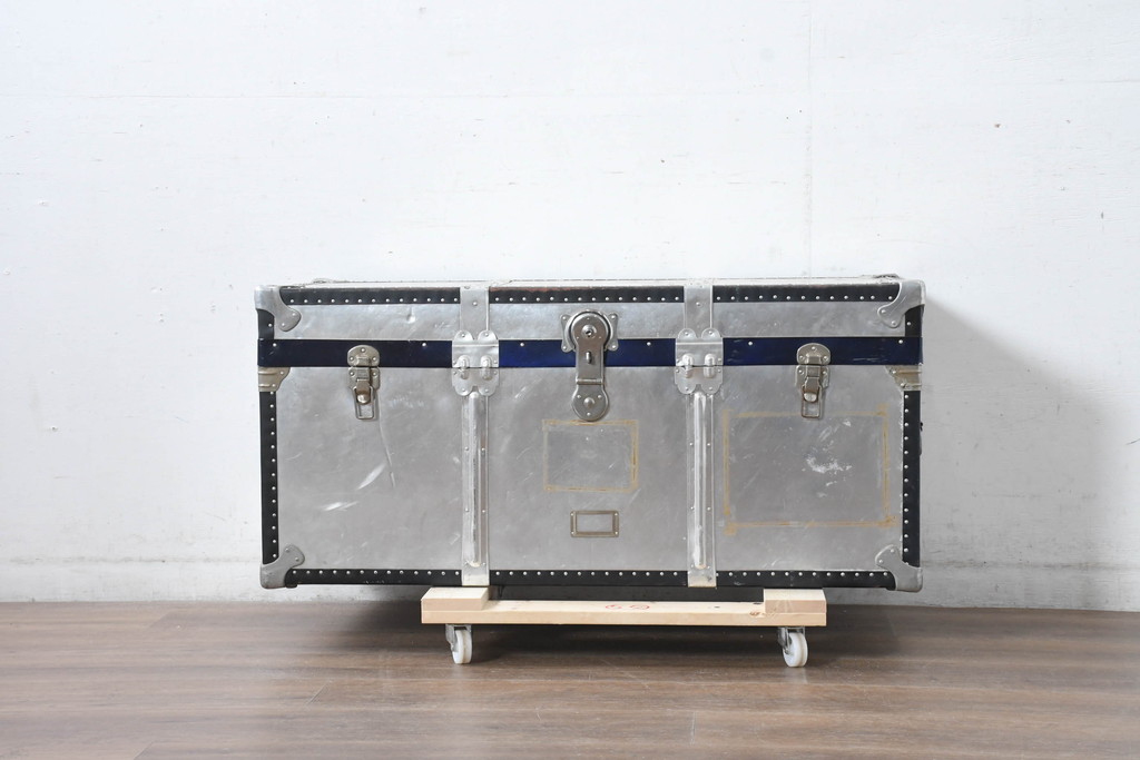 和製ビンテージ　お部屋のアクセントになるジュラルミン船トランク(ジュラルミントランク、舟トランク、アルミトランク、収納、ディスプレイ、ヴィンテージ)(R-084546)