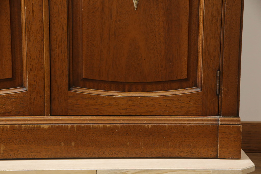 中古　DREXEL HERITAGE(ドレクセルヘリテイジ)　Triune(トライユン)　上品な佇まいのブックケース(本棚、飾り棚、キャビネット、収納棚)(R-070744)