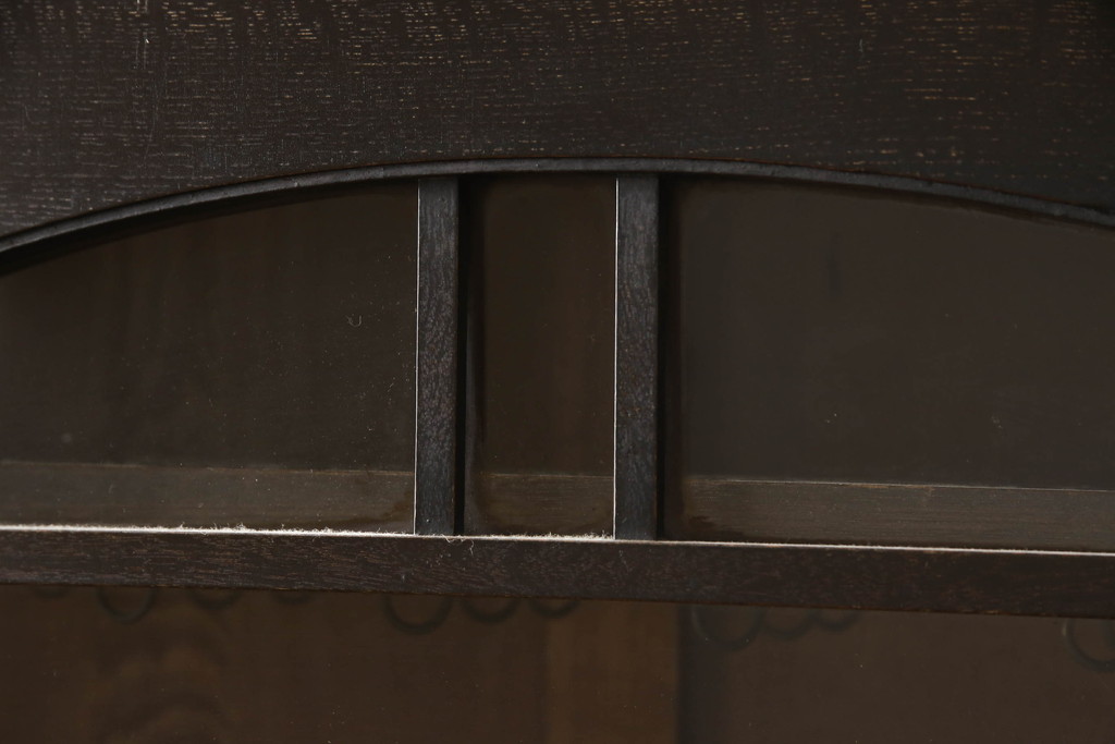 和製アンティーク　大正ロマン　ナラ(楢)材　レトロな佇まいが魅力的なキャビネット(食器棚、戸棚、収納棚、飾り棚、ブックケース、本箱)(R-070516)