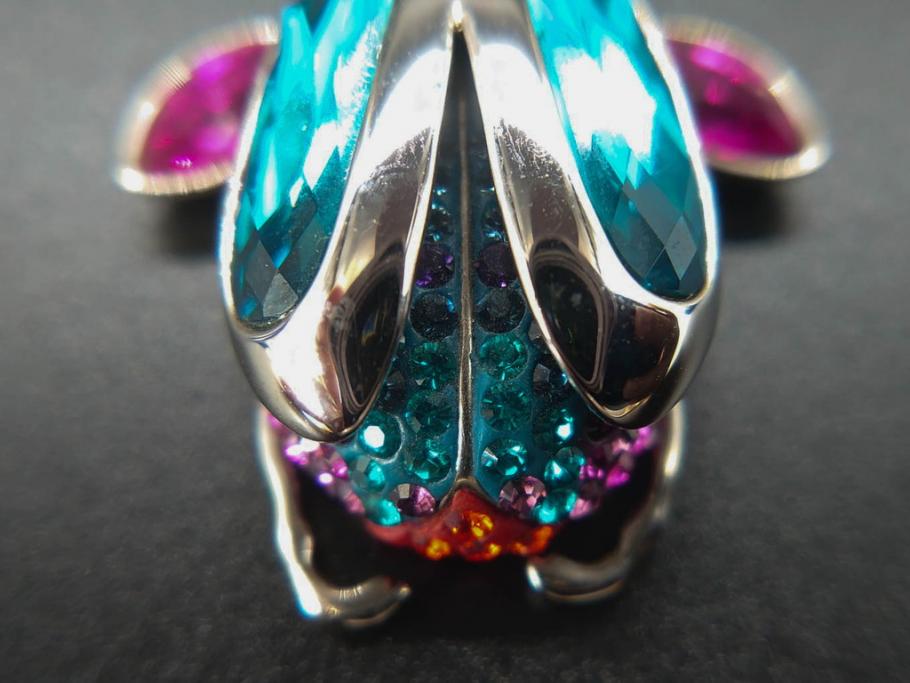 オーストリア　SWAROVSKI(スワロフスキー)　上品な輝きを放つペンダント&スターオーナメント(アクセサリー、首飾り、ネックレス、昆虫、クリスマスデコレーション、アクセサリー、装飾物、星、外箱付き)(R-077776)