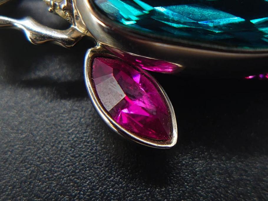 オーストリア　SWAROVSKI(スワロフスキー)　上品な輝きを放つペンダント&スターオーナメント(アクセサリー、首飾り、ネックレス、昆虫、クリスマスデコレーション、アクセサリー、装飾物、星、外箱付き)(R-077776)