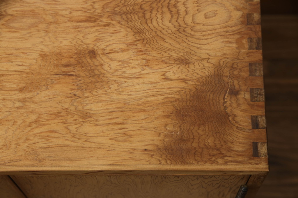 和製　未使用　民芸家具　職人手造り　珍しい無塗装品　杢目が素敵な屋久杉の小さな収納棚(戸棚、卓上収納、キャビネット)(R-070522)