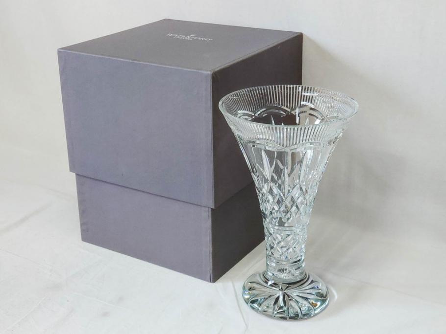 アイルランド　WATERFORD(ウォーターフォード)　カットが美しい気品漂う花瓶(フラワーベース、花入れ、花器、クリスタル)(R-077777)