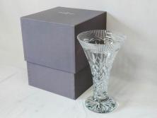 アイルランド　WATERFORD(ウォーターフォード)　カットが美しい気品漂う花瓶(フラワーベース、花入れ、花器、クリスタル)(R-077777)