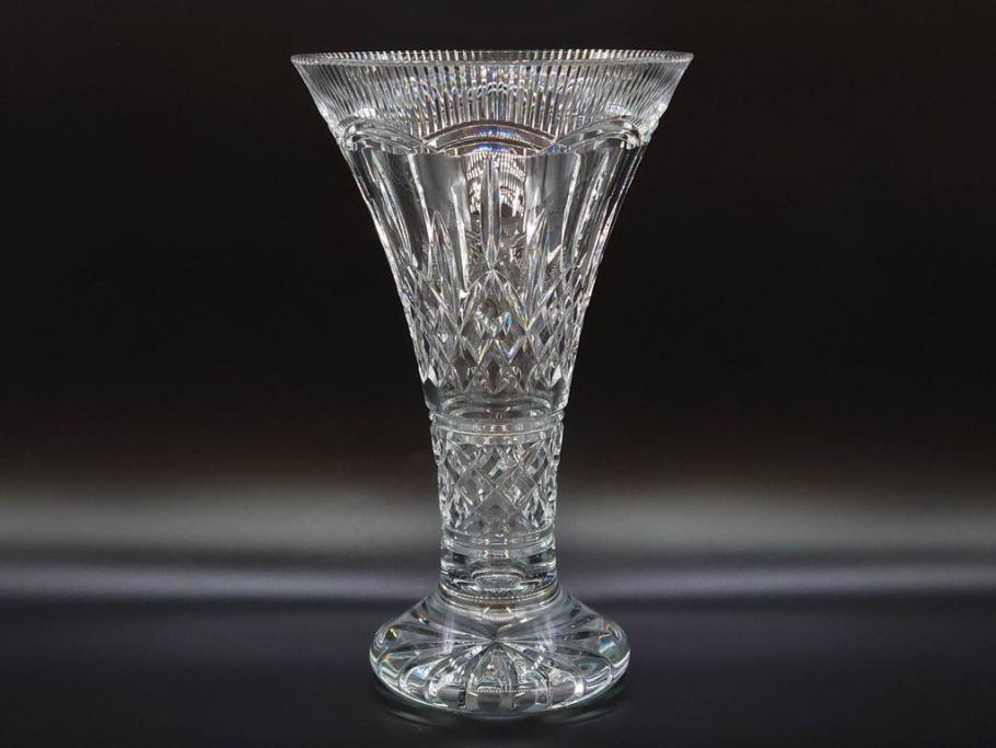 アイルランド　WATERFORD(ウォーターフォード)　カットが美しい気品漂う花瓶(フラワーベース、花入れ、花器、クリスタル)(R-077777)