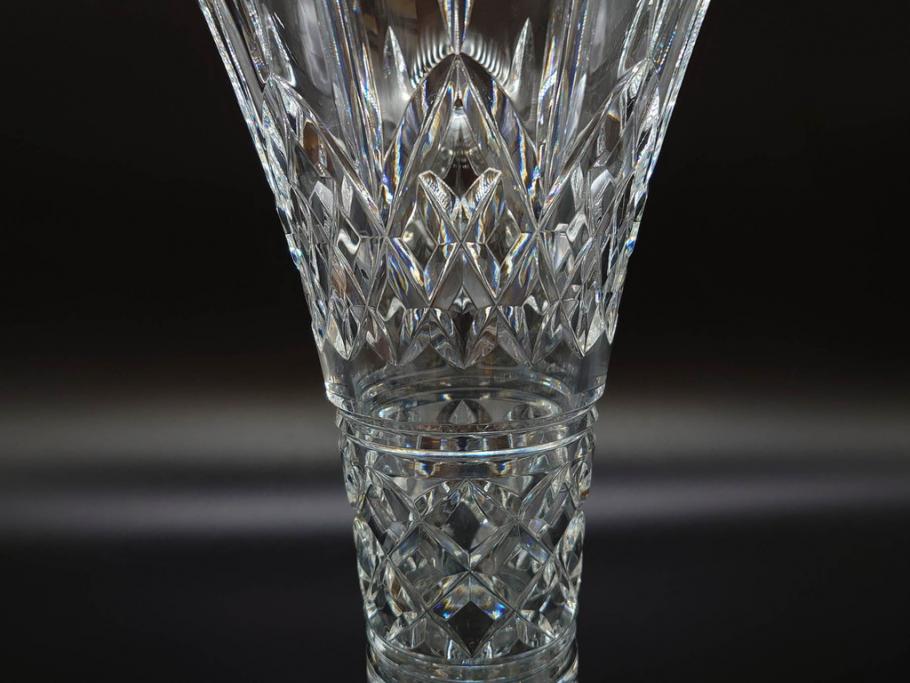 アイルランド　WATERFORD(ウォーターフォード)　カットが美しい気品漂う花瓶(フラワーベース、花入れ、花器、クリスタル)(R-077777)