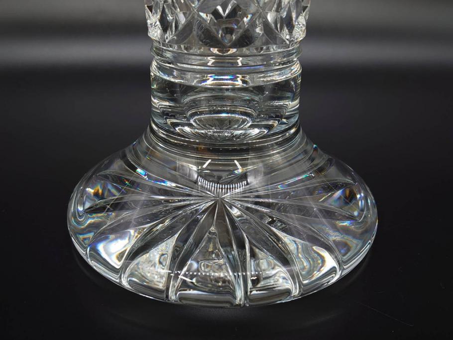 アイルランド　WATERFORD(ウォーターフォード)　カットが美しい気品漂う花瓶(フラワーベース、花入れ、花器、クリスタル)(R-077777)