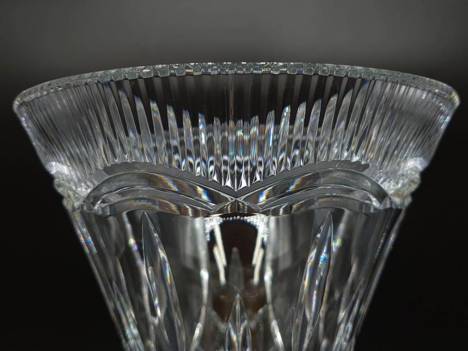アイルランド　WATERFORD(ウォーターフォード)　カットが美しい気品漂う花瓶(フラワーベース、花入れ、花器、クリスタル)(R-077777)