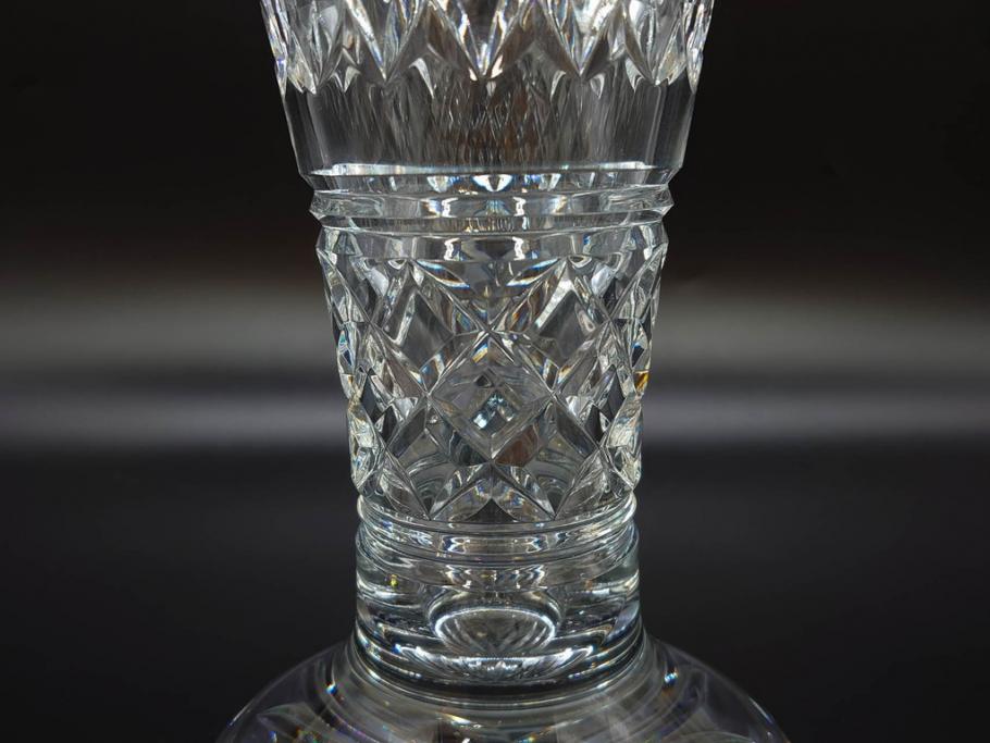 アイルランド　WATERFORD(ウォーターフォード)　カットが美しい気品漂う花瓶(フラワーベース、花入れ、花器、クリスタル)(R-077777)