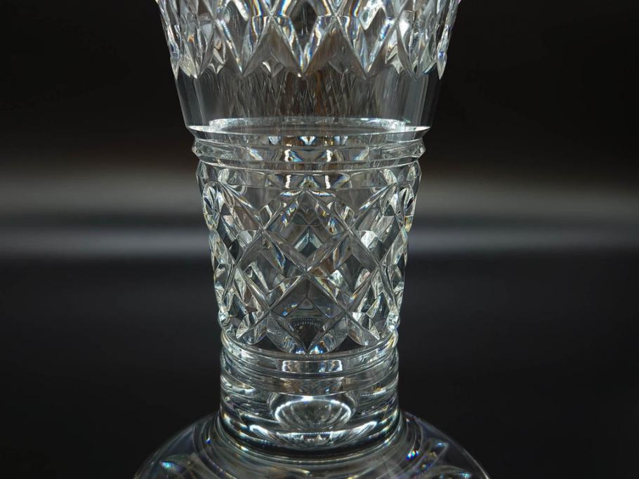 アイルランド　WATERFORD(ウォーターフォード)　カットが美しい気品漂う花瓶(フラワーベース、花入れ、花器、クリスタル)(R-077777)
