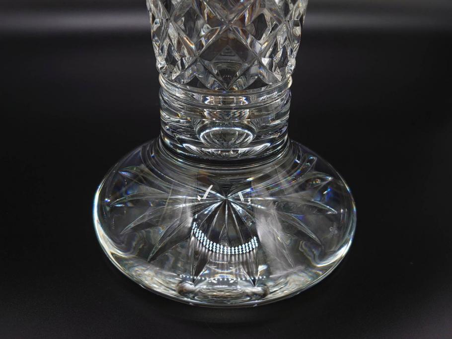 アイルランド　WATERFORD(ウォーターフォード)　カットが美しい気品漂う花瓶(フラワーベース、花入れ、花器、クリスタル)(R-077777)