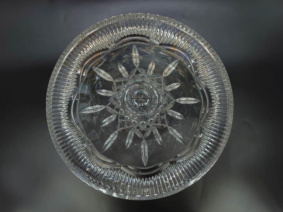 アイルランド　WATERFORD(ウォーターフォード)　カットが美しい気品漂う花瓶(フラワーベース、花入れ、花器、クリスタル)(R-077777)