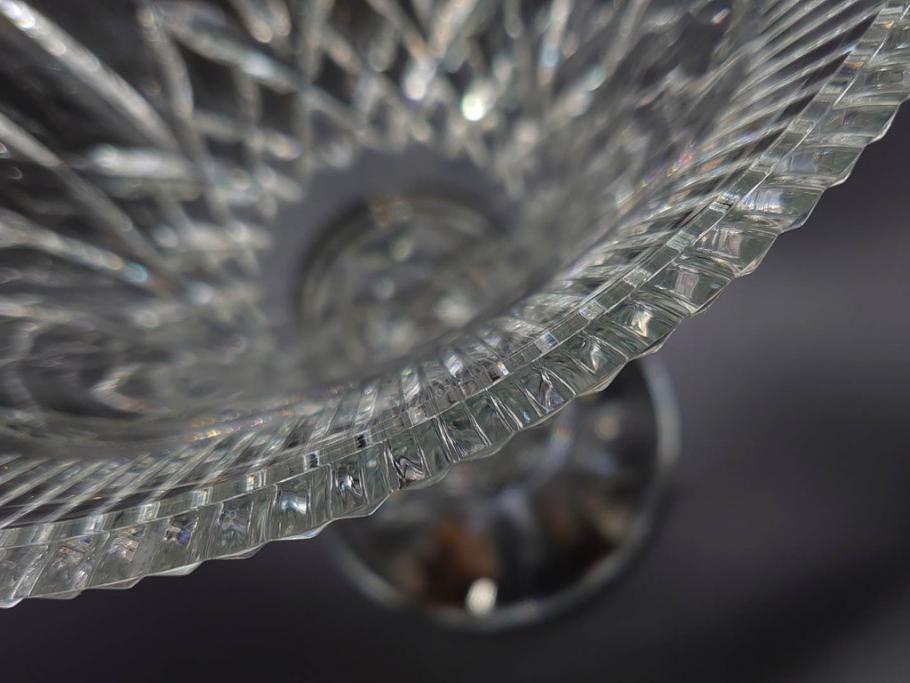 アイルランド　WATERFORD(ウォーターフォード)　カットが美しい気品漂う花瓶(フラワーベース、花入れ、花器、クリスタル)(R-077777)