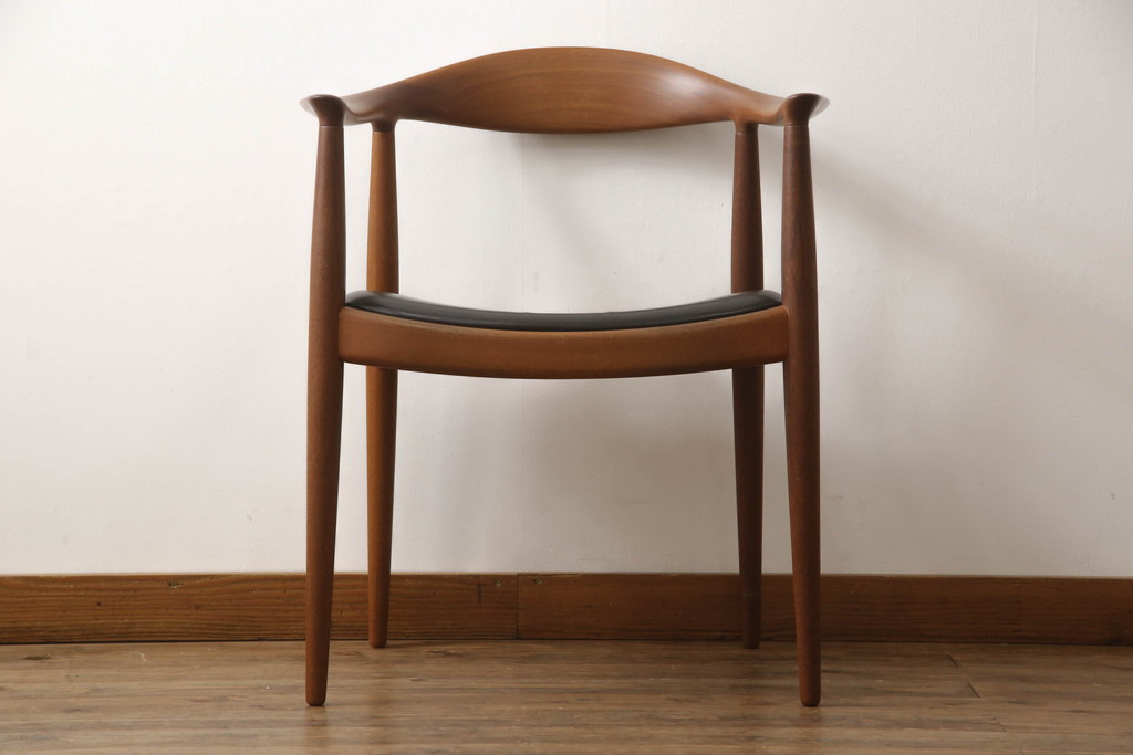 デンマークビンテージ　Johannes Hansen(ヨハネス・ハンセン)　Hans J Wegner(ハンス・J・ウェグナー)デザイン　THE CHAIR(ザ・チェア)　JH503　洗練された佇まいと曲線が美しいチェア(アームチェア、ダイニングチェア、椅子、イス、北欧、ヴィンテージ)(R-070750)